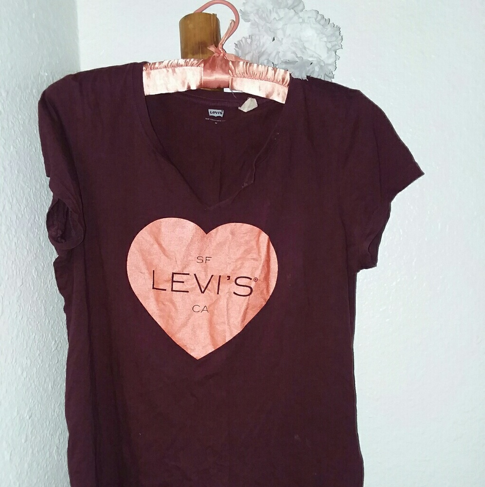 MEDIUM MAROON LEVIS SHIRT